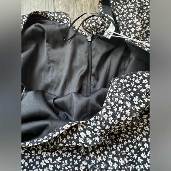 Zara Romper​​ - Picture 4 of 6